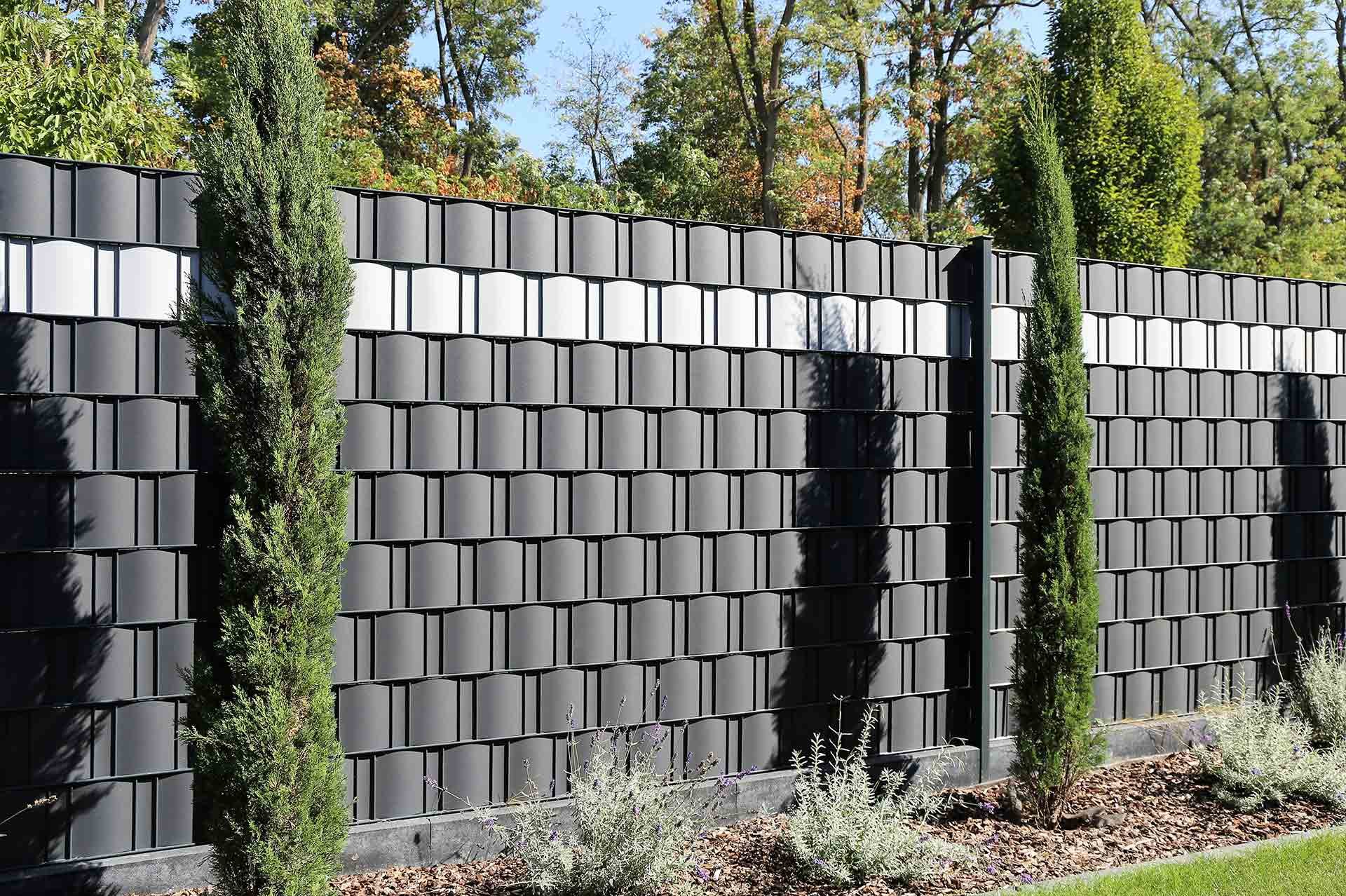 2019_GI-1128862316_Sichtschutzzaun_Metall_1920_NS.jpg 2019_GI-1128862316_Sichtschutzzaun_Metall_1920_NS.jpg